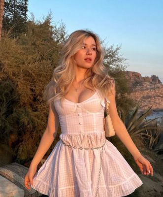 Blair Nikole Fox, 1702 34 494 32